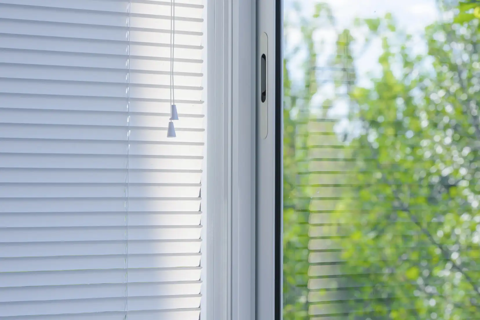 Reliable Window Shutter